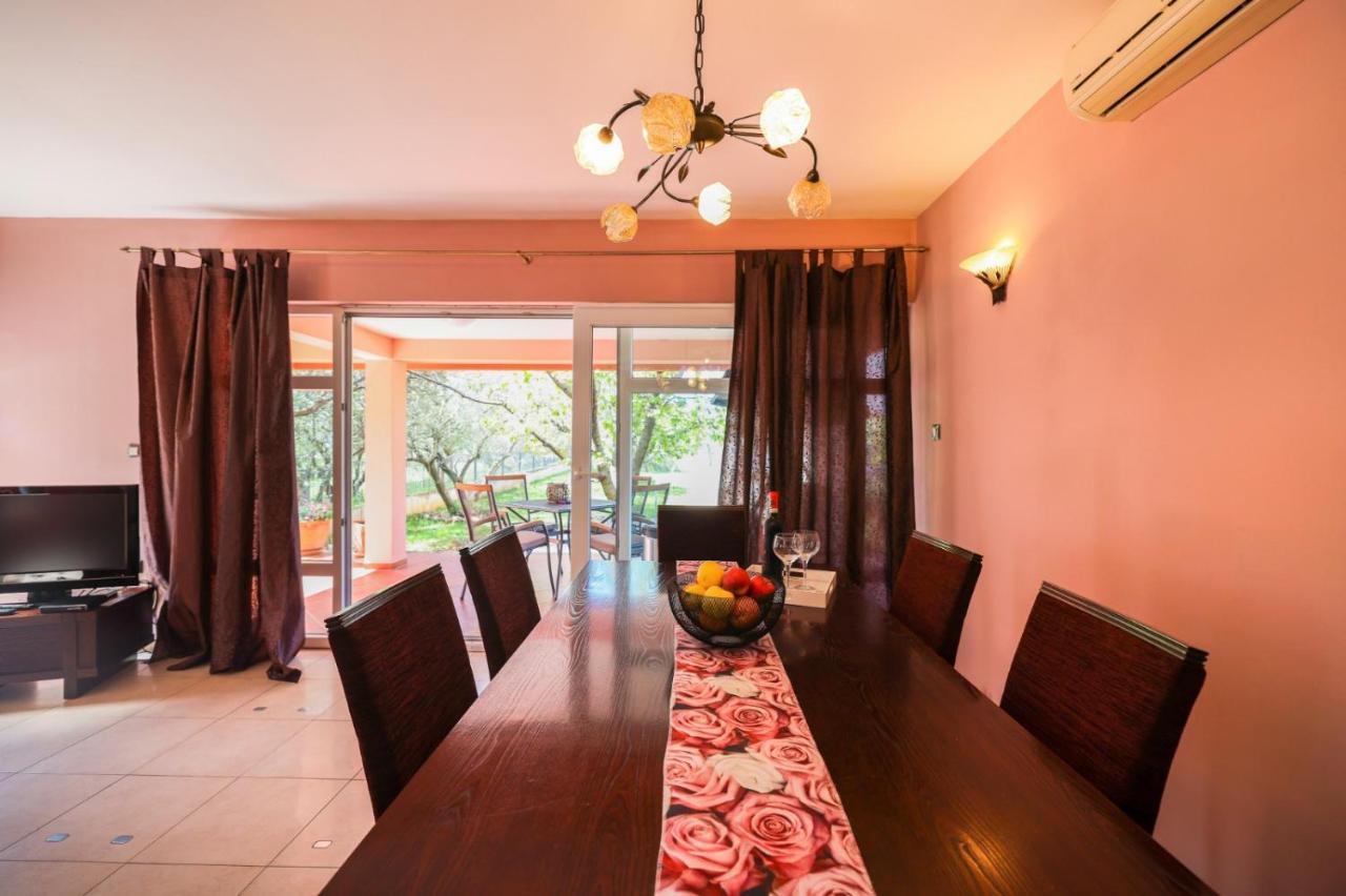 Holiday Home Cvita Sukošan エクステリア 写真