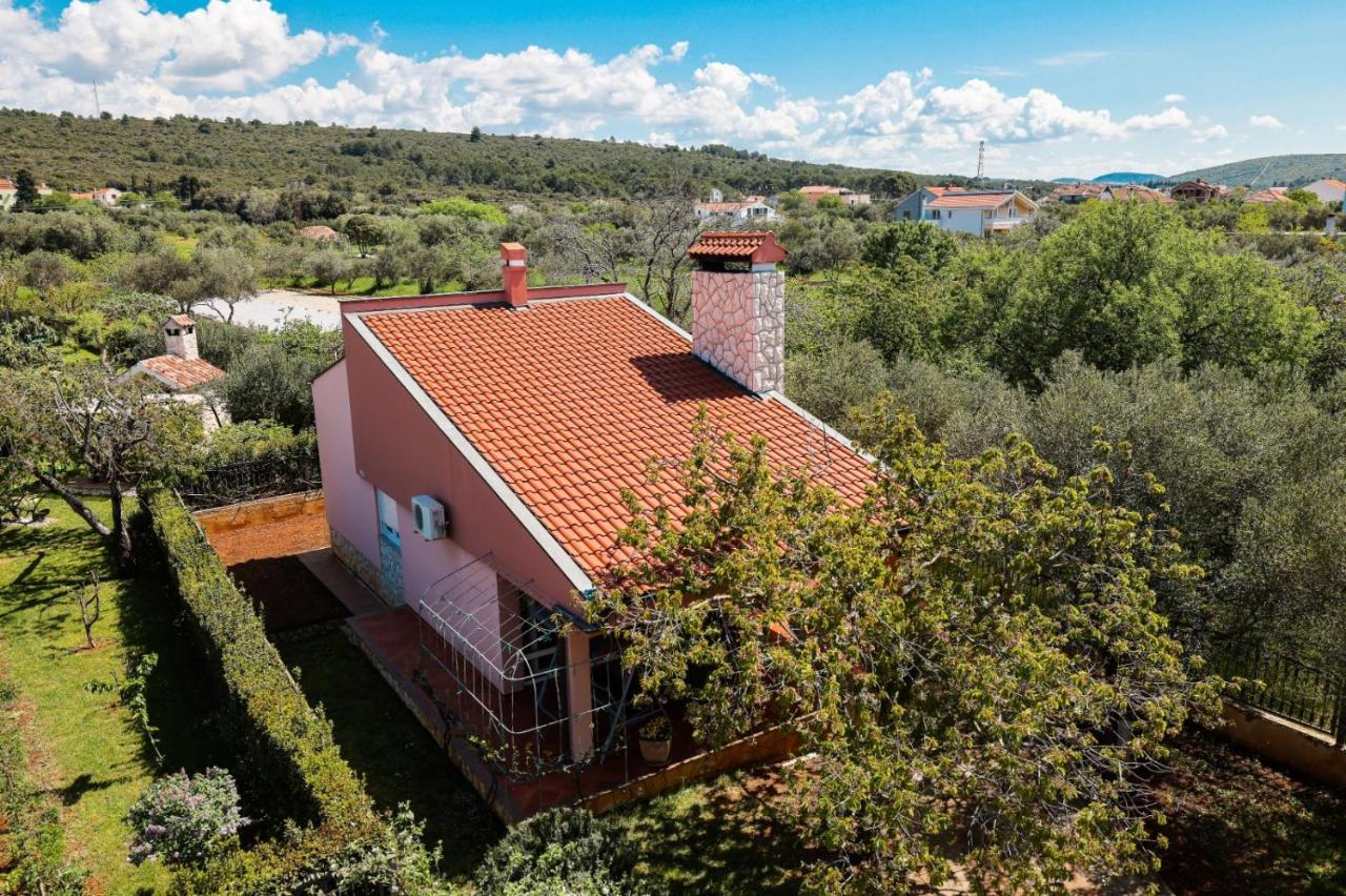 Holiday Home Cvita Sukošan エクステリア 写真